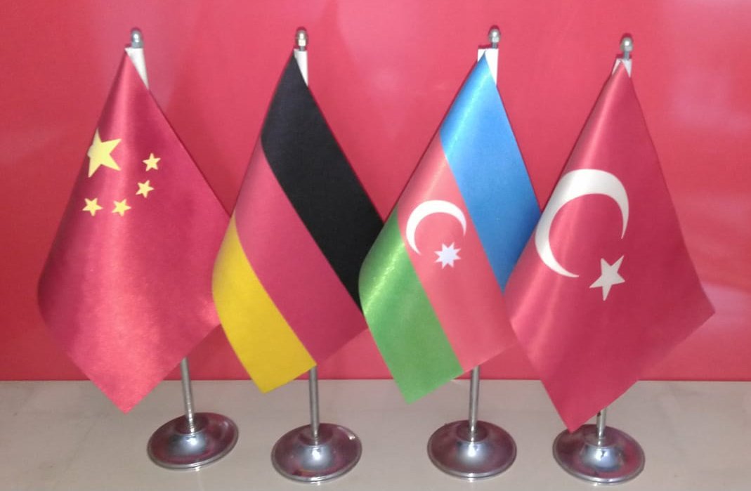 Masa Türk Bayrağı