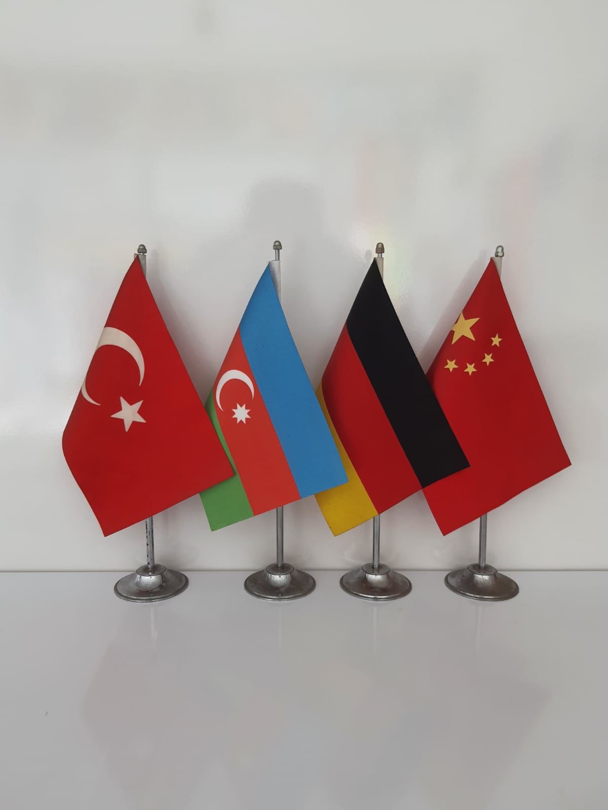 Tekli Masa Bayrak Takımı